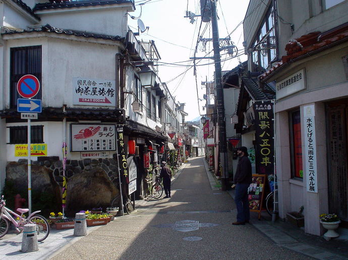 �O������@�����y�����s���z